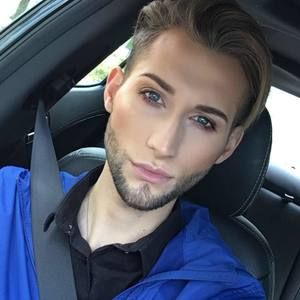 Meet your Posher, Chase